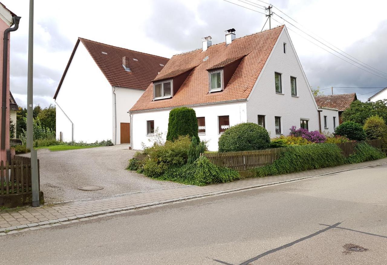 Вилла Kleines Haeuschen Im Gruenen Monheim  Экстерьер фото